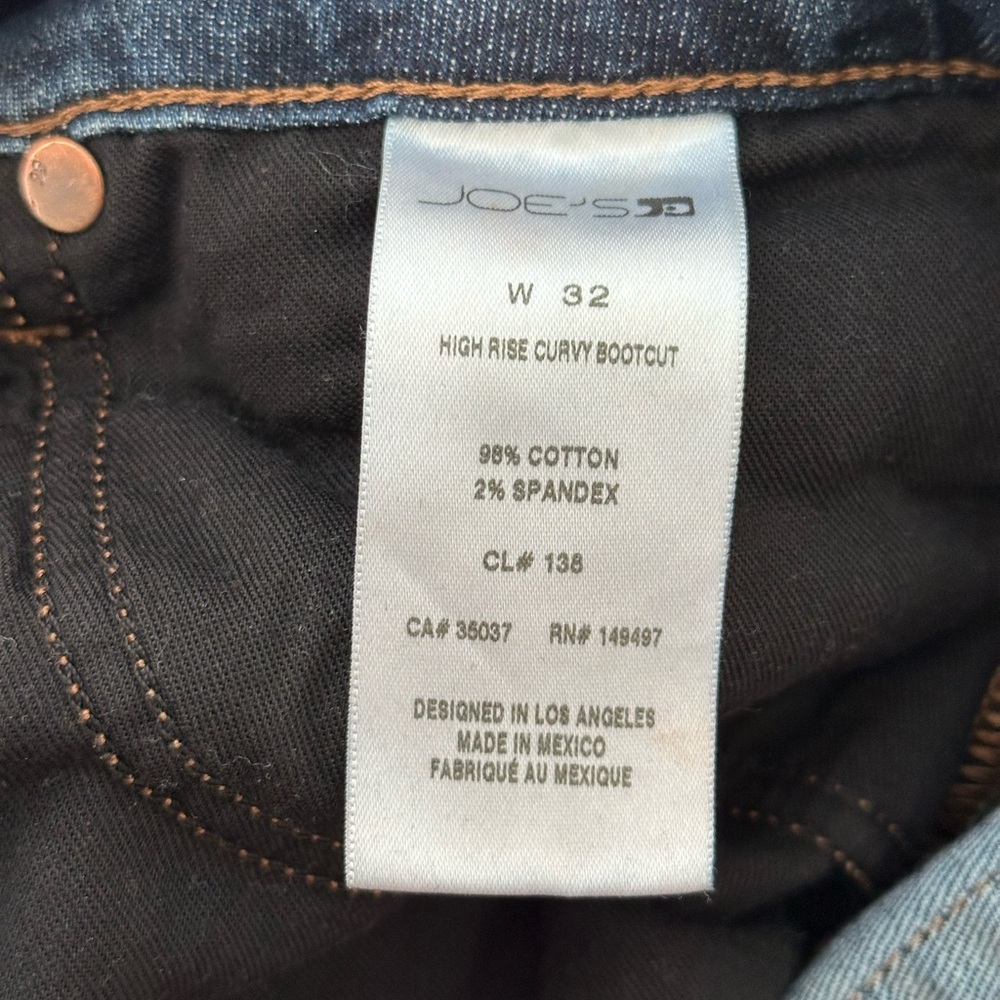 Joe's High Rise Curvy Bootcut Stretch Jeans w/Frayed hem Size 32
Monroe Wash - Picture 3 of 4